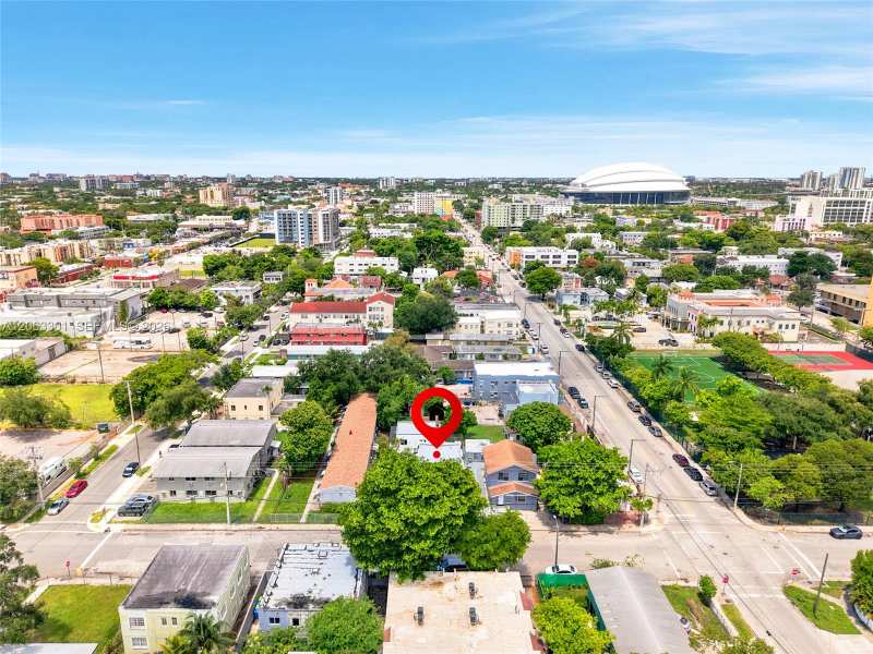 128 NW 9th Ave # 1, Miami FL 33128