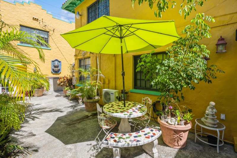 1222 Salzedo St # 4, Coral Gables FL 33134