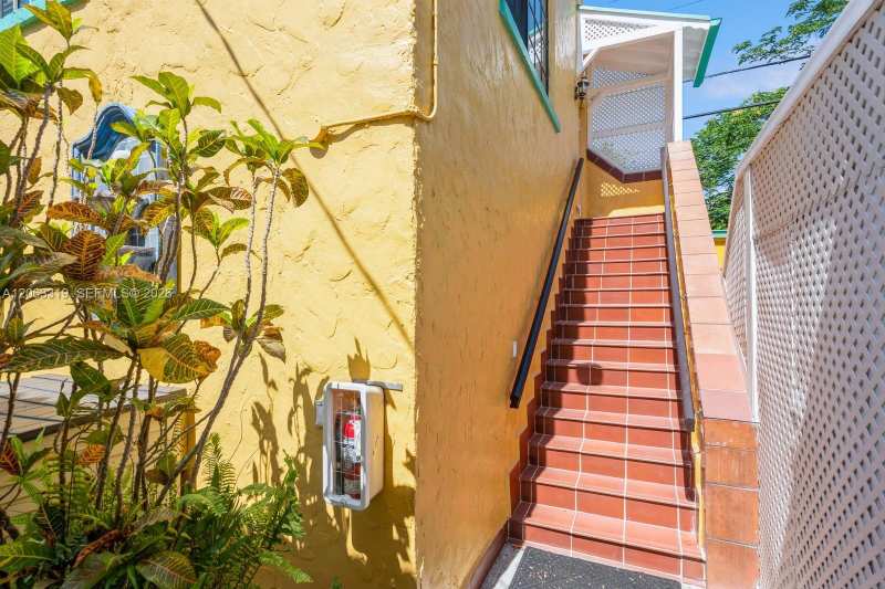 1222 Salzedo St # 4, Coral Gables FL 33134