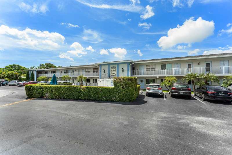 4111 NE 21st Way # 204, Lighthouse Point FL 33064