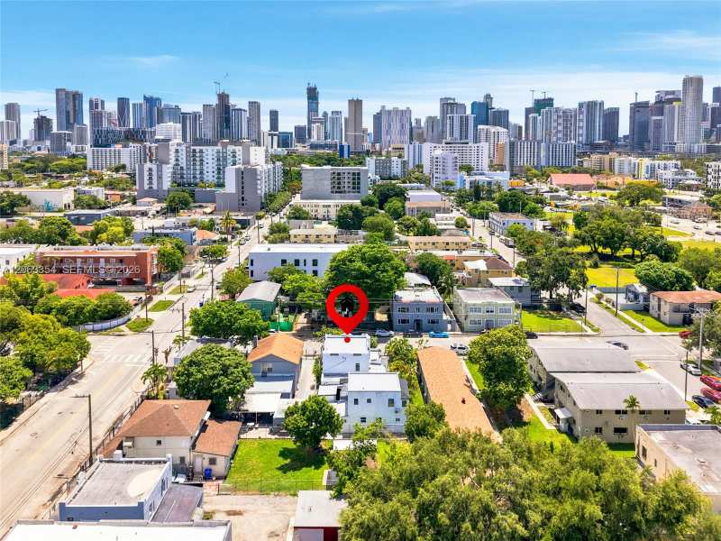 128 NW 9th Ave # 4, Miami FL 33128