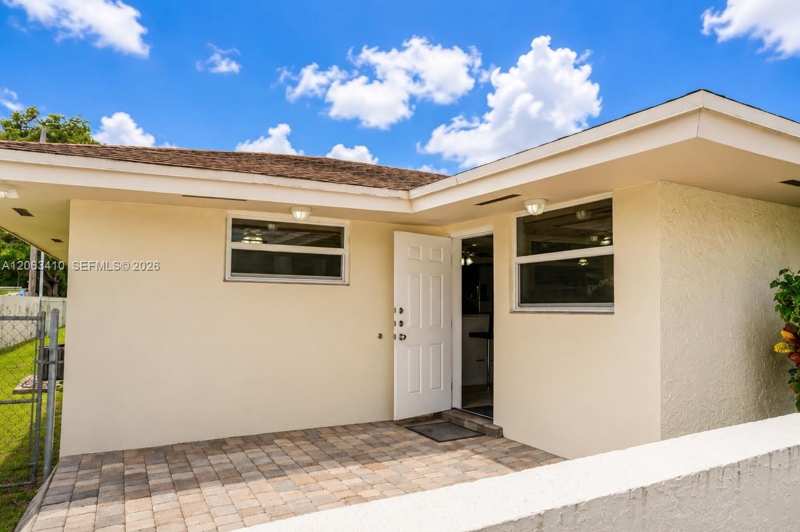 5780 SW 61st St # 5780, Miami FL 33143