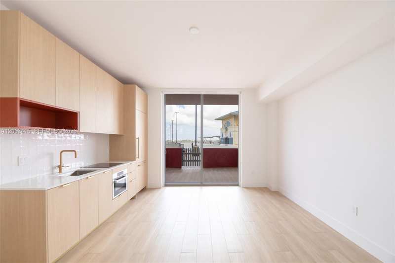 90 NE 32nd St # 516, Miami FL 33137