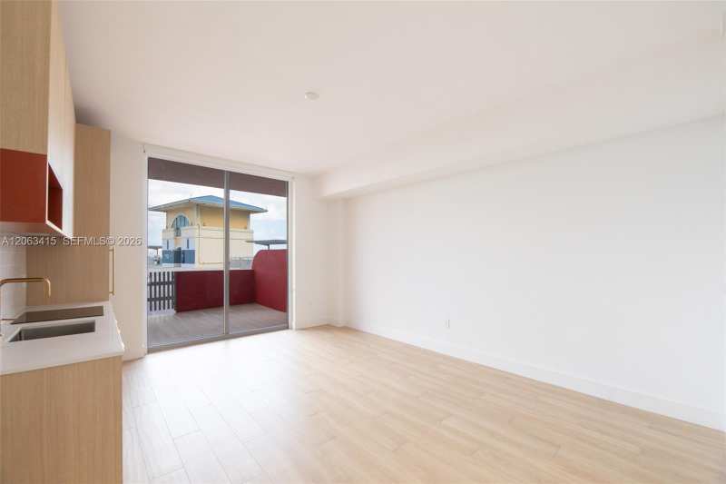 90 NE 32nd St # 516, Miami FL 33137