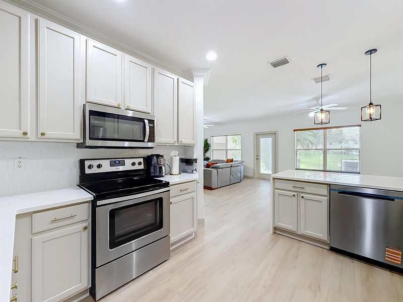 4106 WINDMILL PALM Way, FL 33463