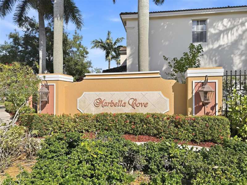 2247 NE 42nd Ave, Homestead FL 33033