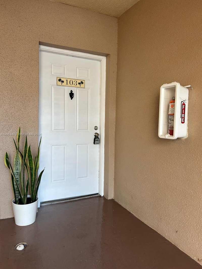 815 W Boynton Beach Blvd # 103, Boynton Beach FL 33426