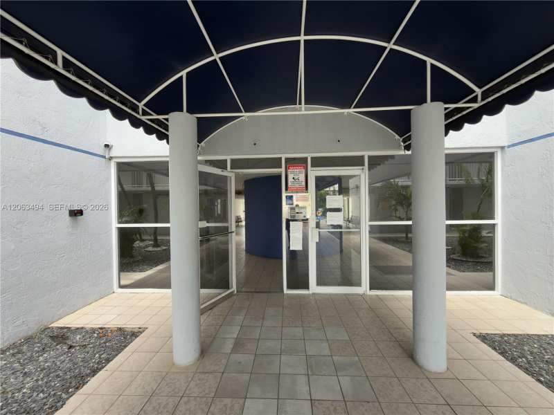 8231 NW 8th St # 504, Miami FL 33126