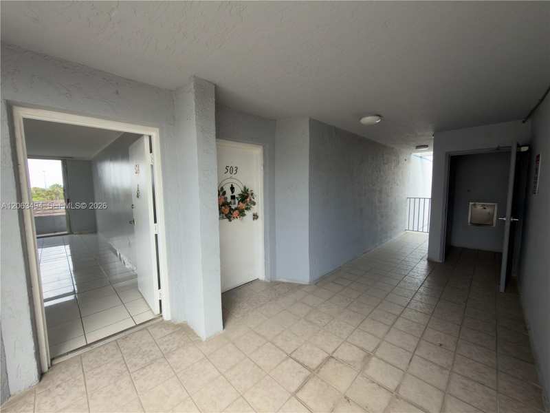 8231 NW 8th St # 504, Miami FL 33126