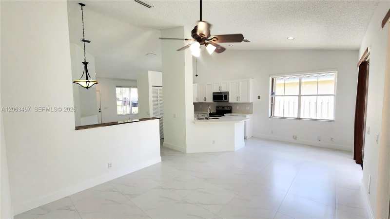 924 Falling Water Rd # 924, Weston FL 33326