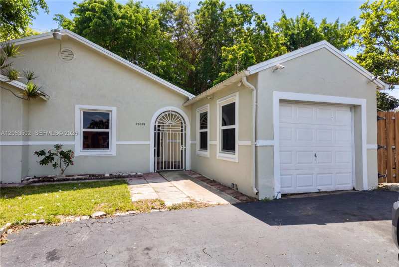 25039 SW 127th Pl, Homestead FL 33032