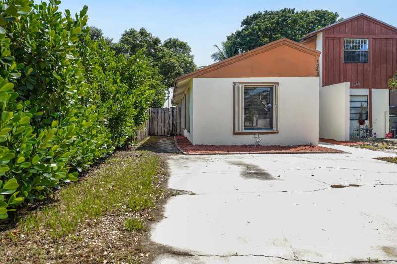 1242 The 12th Fairway, Wellington FL 33414