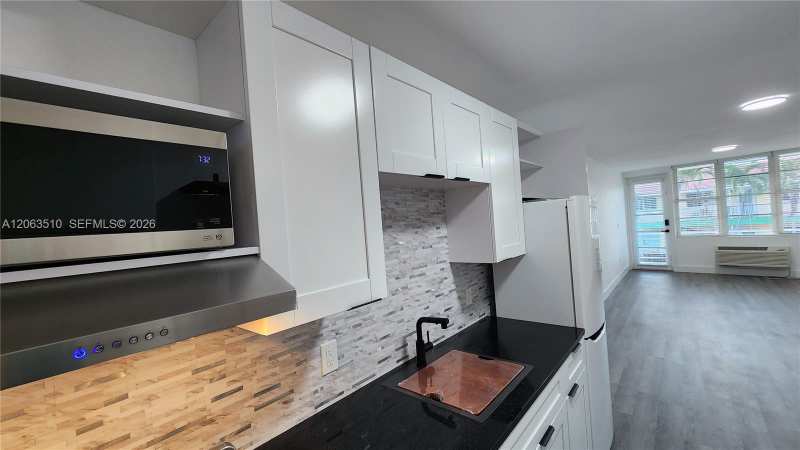 300 74th St # 14, Miami Beach FL 33141