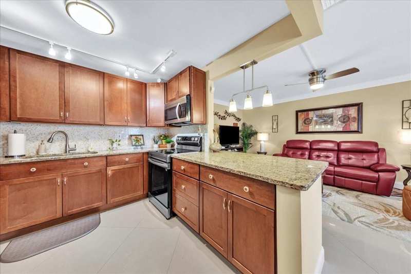 2047 WOLVERTON C, Boca Raton FL 33434