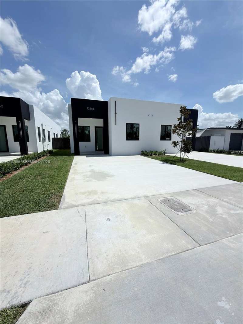 12368 SW 219th St, Miami FL 33170