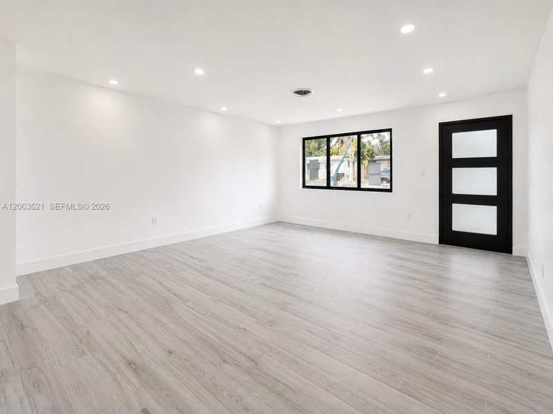 1141 NE 166th St, North Miami Beach FL 33162