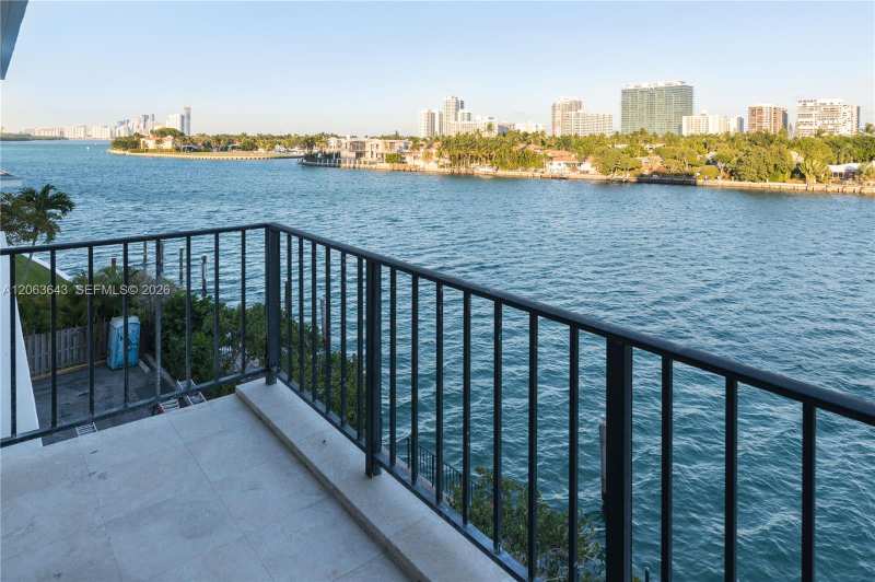 10101 E Bay Harbor Dr # 404, Bay Harbor Islands FL 33154