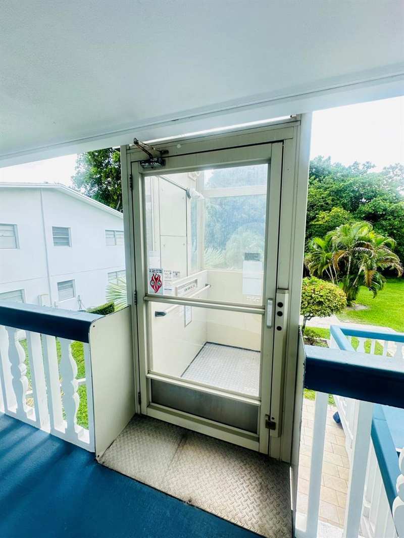 59 OAKRIDGE E, Deerfield Beach FL 33442