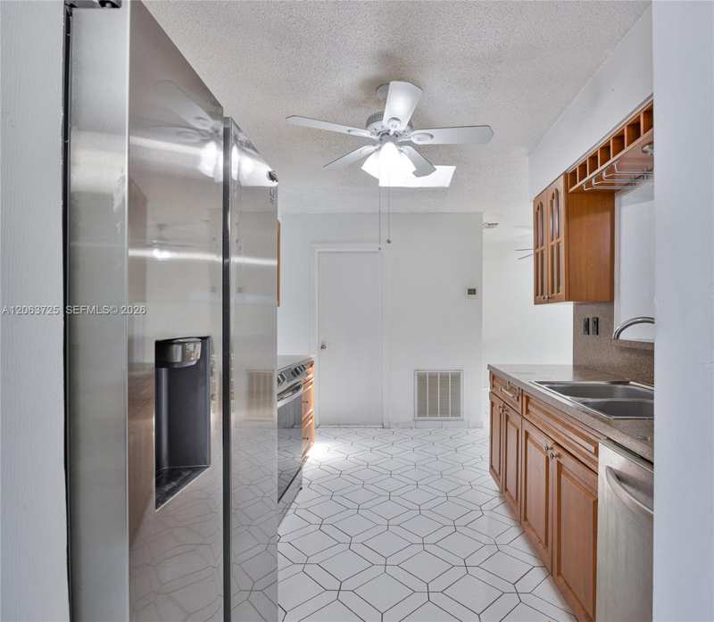 7100 NW 66th Ter, Tamarac FL 33321
