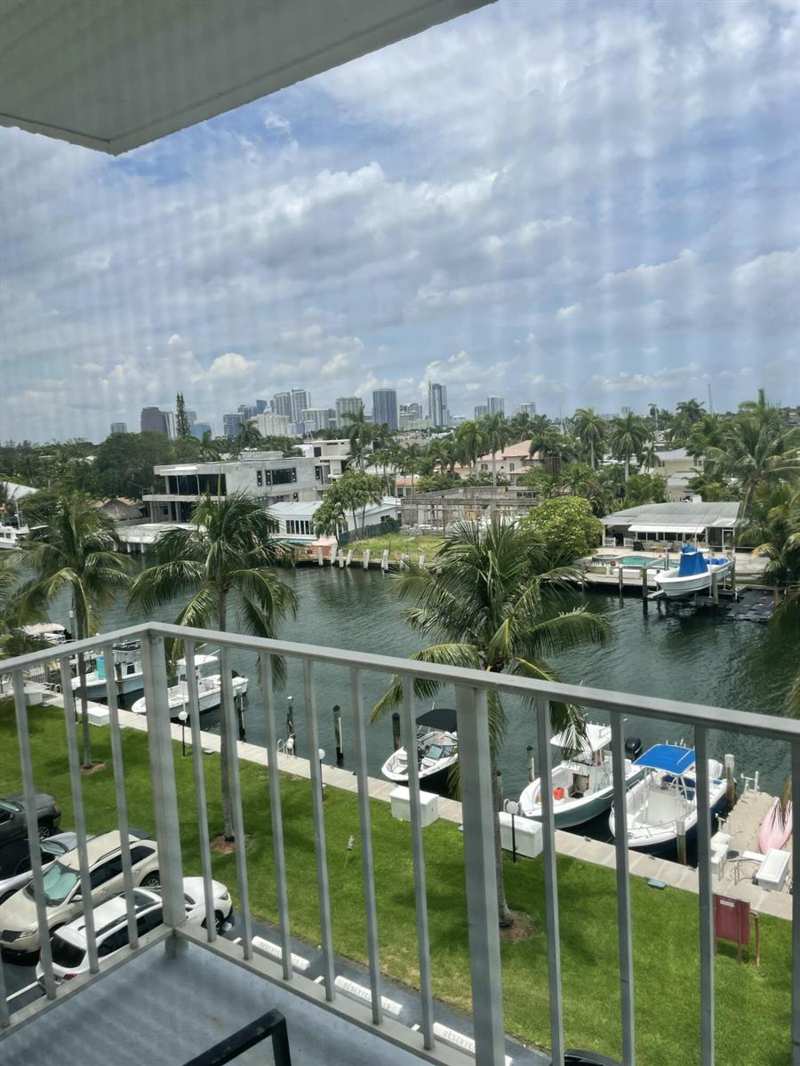1731 SE 15th Street # 505, Fort Lauderdale FL 33316