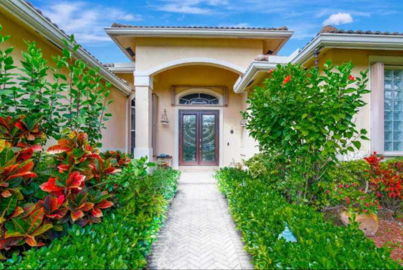 4070 Sanderling Lane, Weston FL 33331