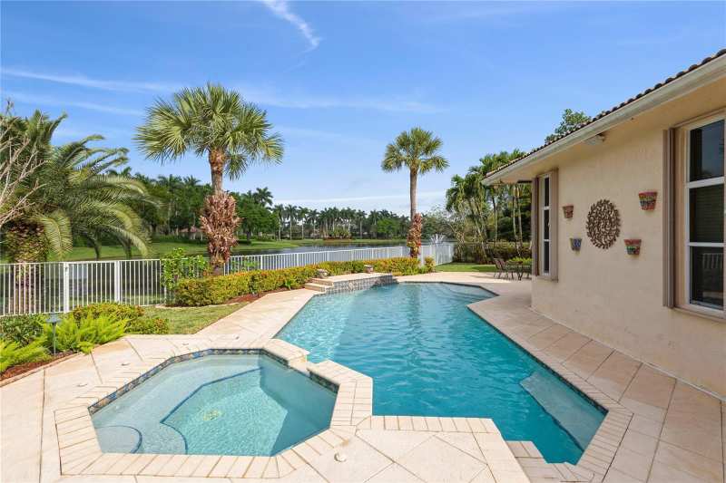 4070 Sanderling Lane, Weston FL 33331