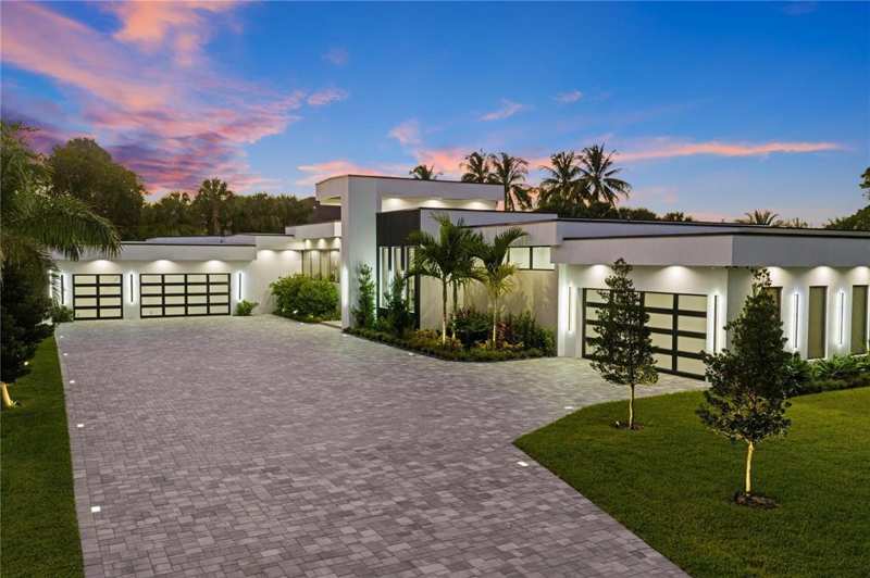 8795 Valencia Court, Parkland FL 33067