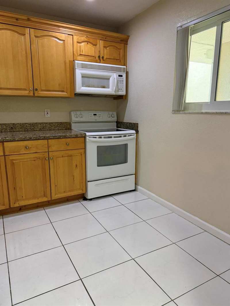 7850 Camino Real # 201, Miami FL 33143