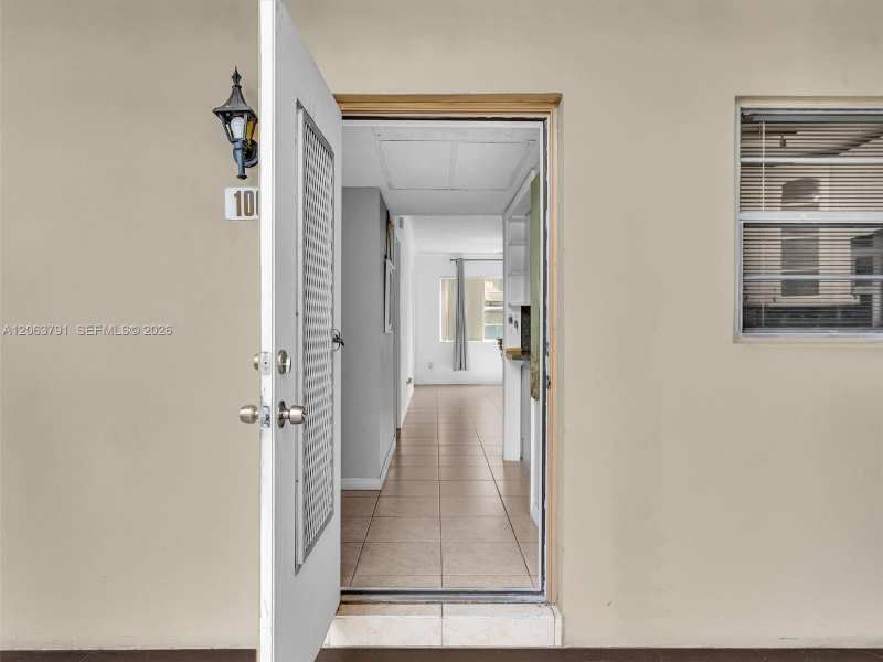 5001 W Oakland Park Blvd # 106, Lauderdale Lakes FL 33313
