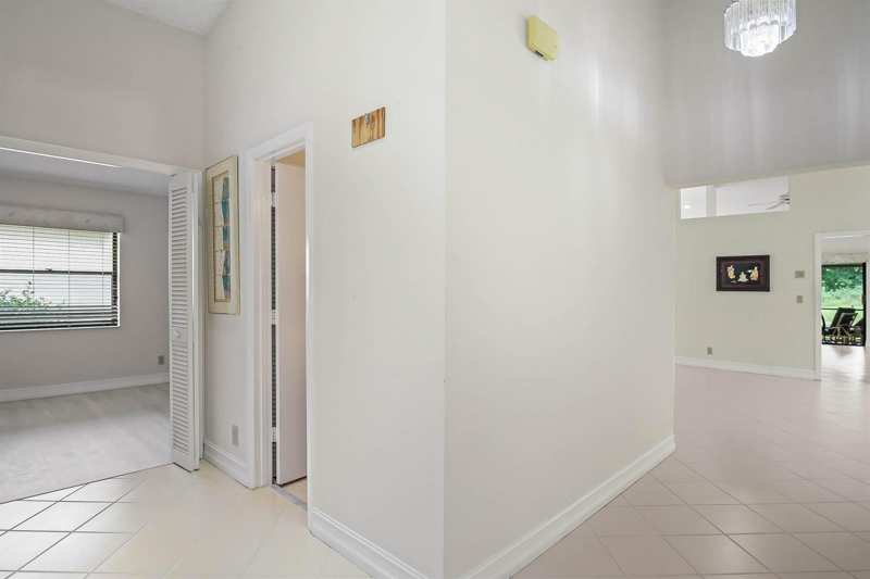 7003 GOLF POINTE Circle, Tamarac FL 33321