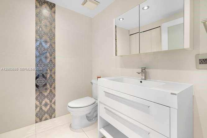 690 SW 1st Ct # 1506, Miami FL 33130