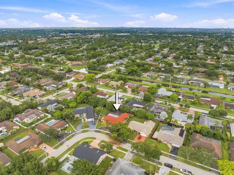 1120 NW 77TH Avenue, Plantation FL 33322