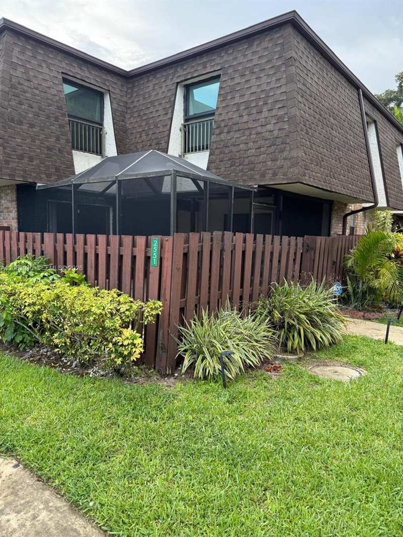 2551 NW 99th Ave # 2551, Coral Springs FL 33065