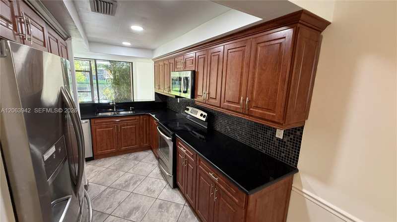 2961 SW 87th Ave # 301, Davie FL 33328
