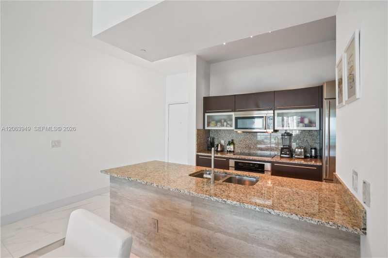 950 Brickell Bay Dr # 4101, Miami FL 33131