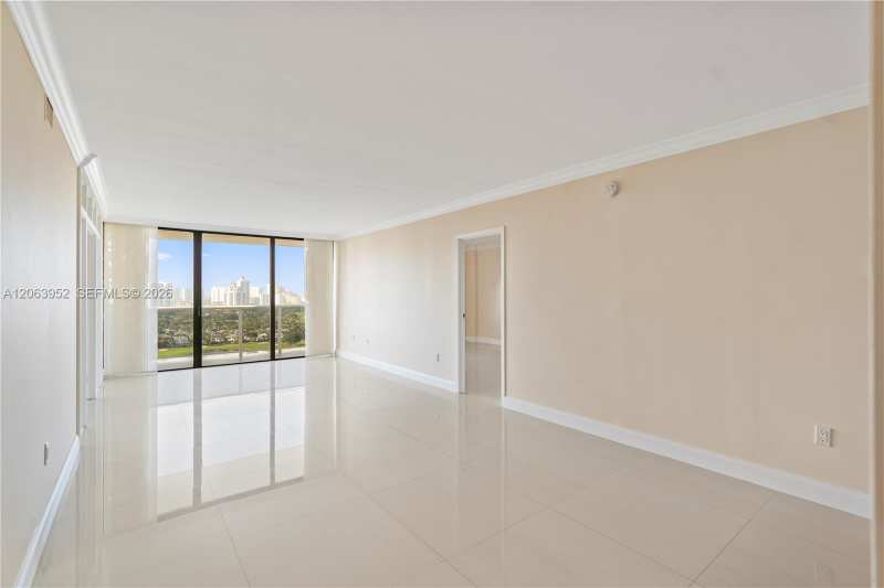 3675 N Country Club Dr # 2208, Aventura FL 33180