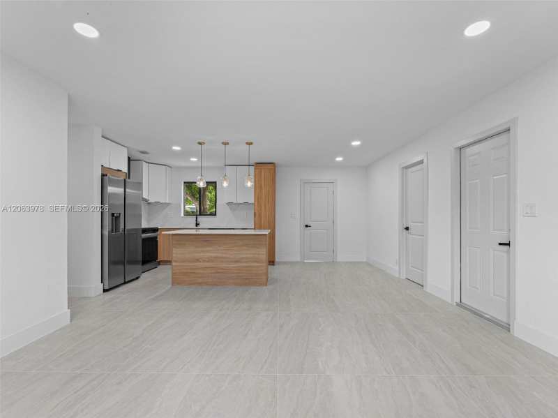 1055 Wyoming Ave, Fort Lauderdale FL 33312