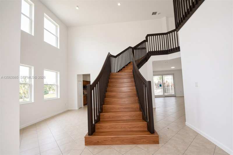 8765 SW 208th St, Cutler Bay FL 33189