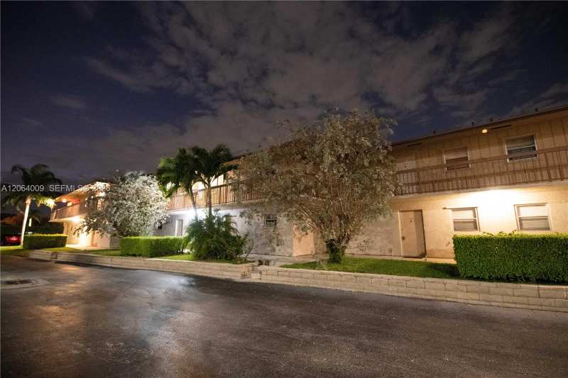 2755 W Atlantic Ave # 105A, Delray Beach FL 33445