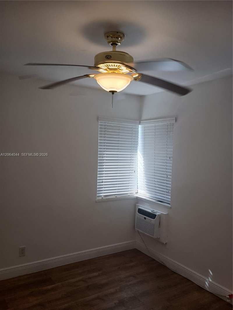 545 74 # 8, Miami Beach FL 33142