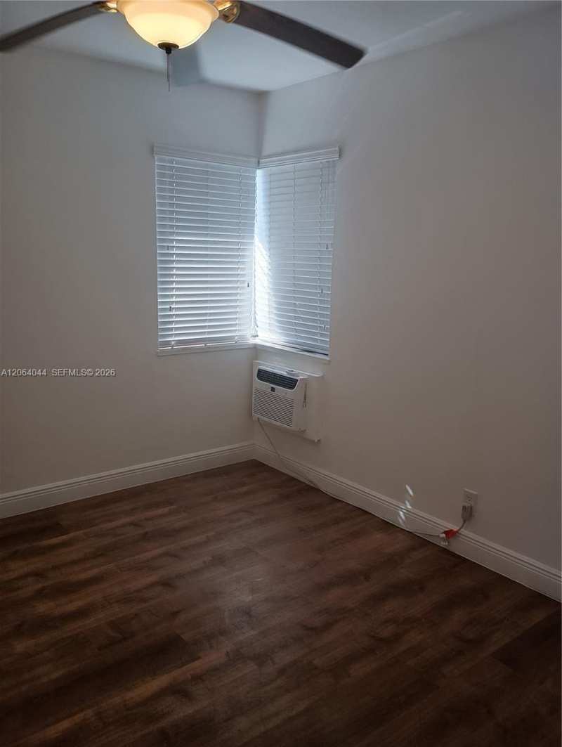545 74 # 8, Miami Beach FL 33142