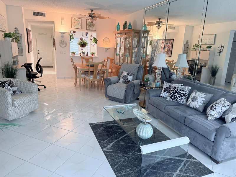 6241 POINTE REGAL Circle # 404, Delray Beach FL 33484