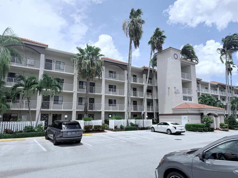 6241 POINTE REGAL Circle # 404, Delray Beach FL 33484
