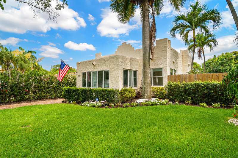 813 Avon Road, West Palm Beach FL 33401