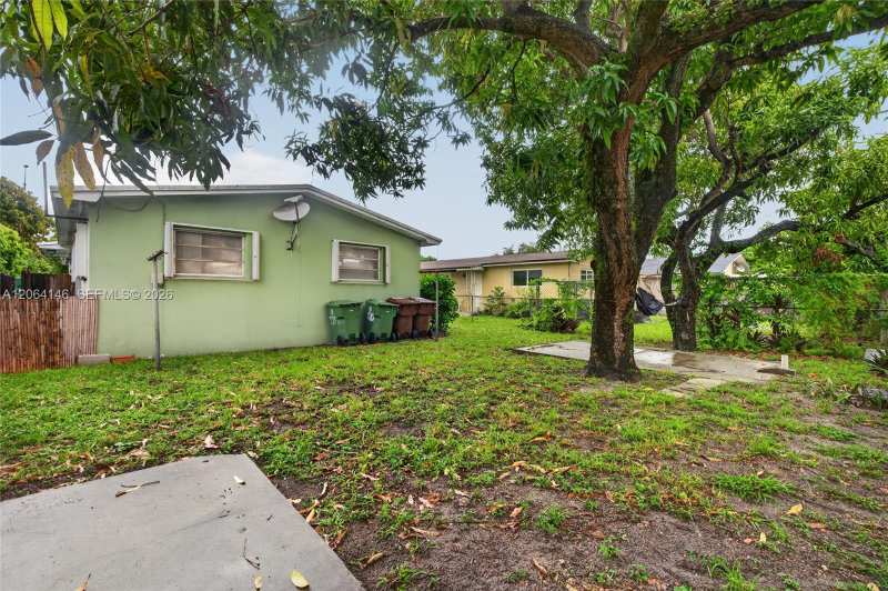210 E 10th St, Hialeah FL 33010