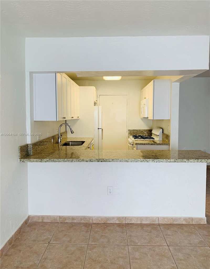 6900 N Kendall Dr # A304, Pinecrest FL 33156