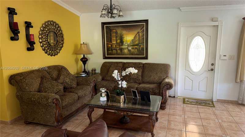 1542 SW 138th Ct, Miami FL 33184
