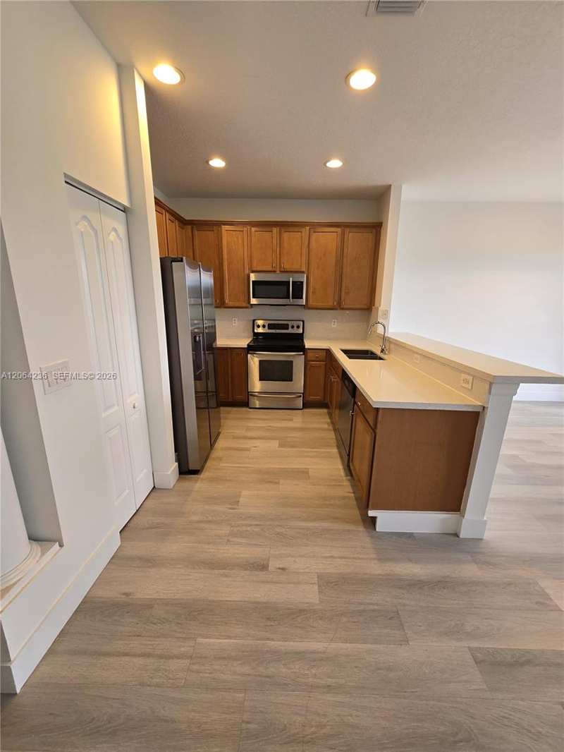 331 River Bluff Ln, Royal Palm Beach FL 33411
