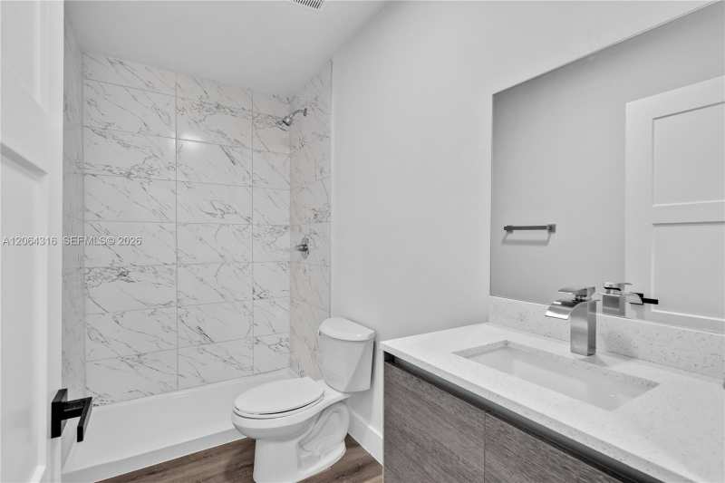 1021 NW 1st St # 301, Miami FL 33128