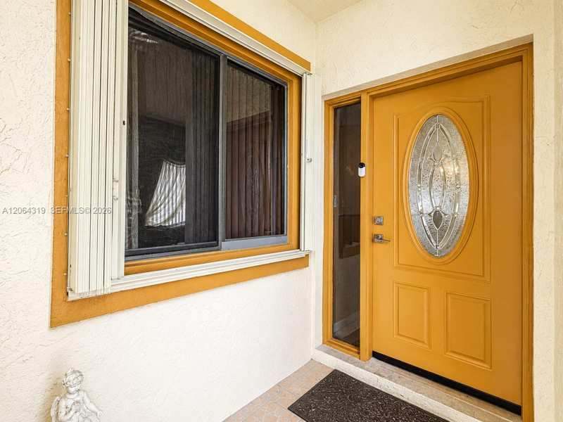 18772 NW 80th Ct, Hialeah FL 33015
